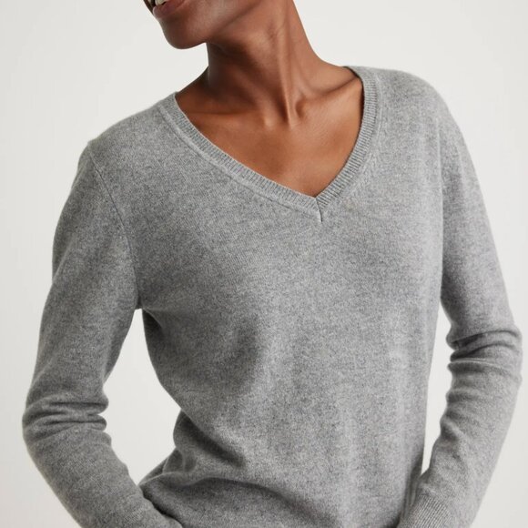 Quince Mongolian Cashmere V-Neck Sweater, Heather Grey, Size S - Picture 1 of 5
